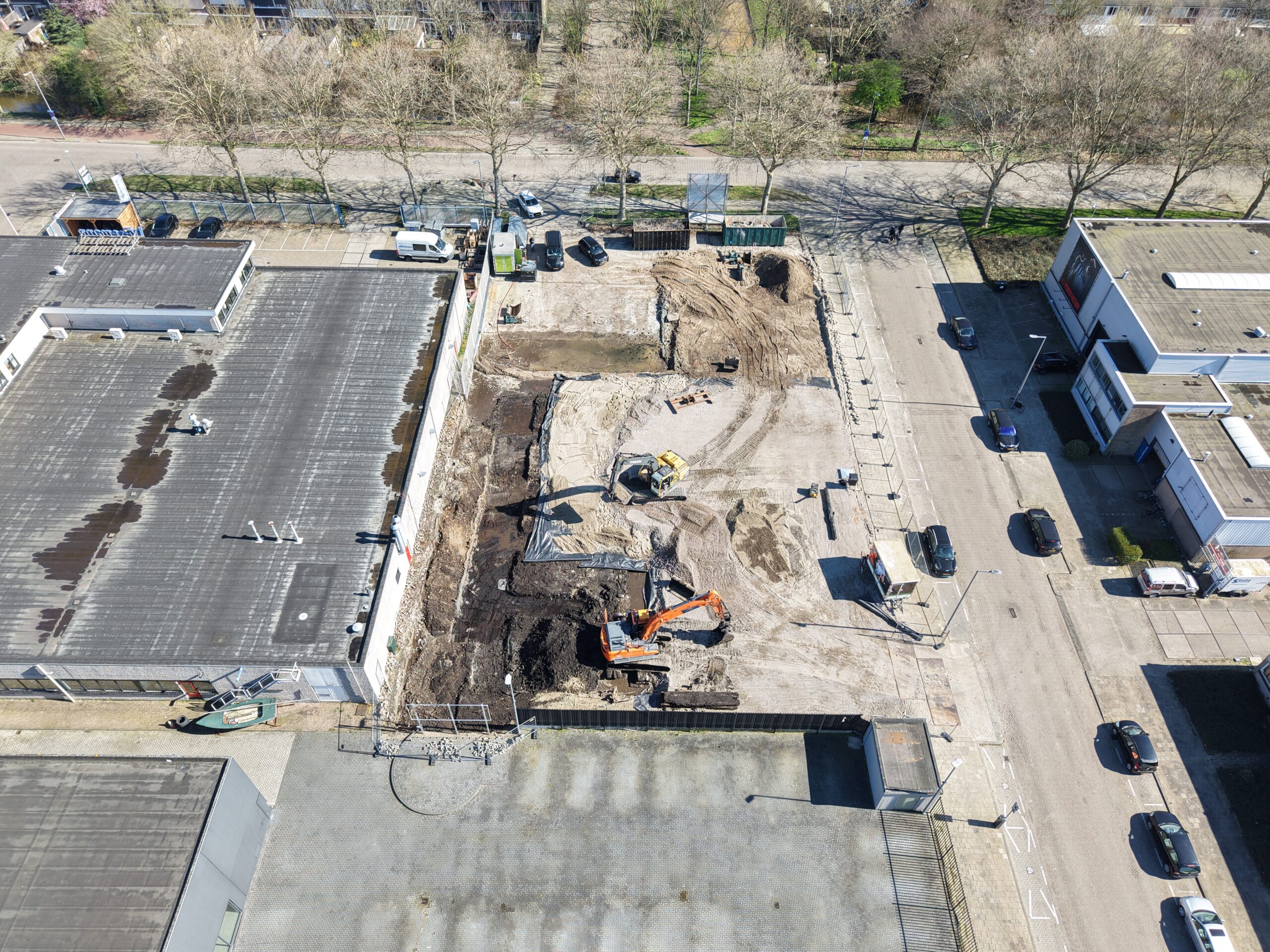 Het terrein aan de Vlambloem in Rotterdam word bouwrijp gemaakt voor nieuw bedrijfspand