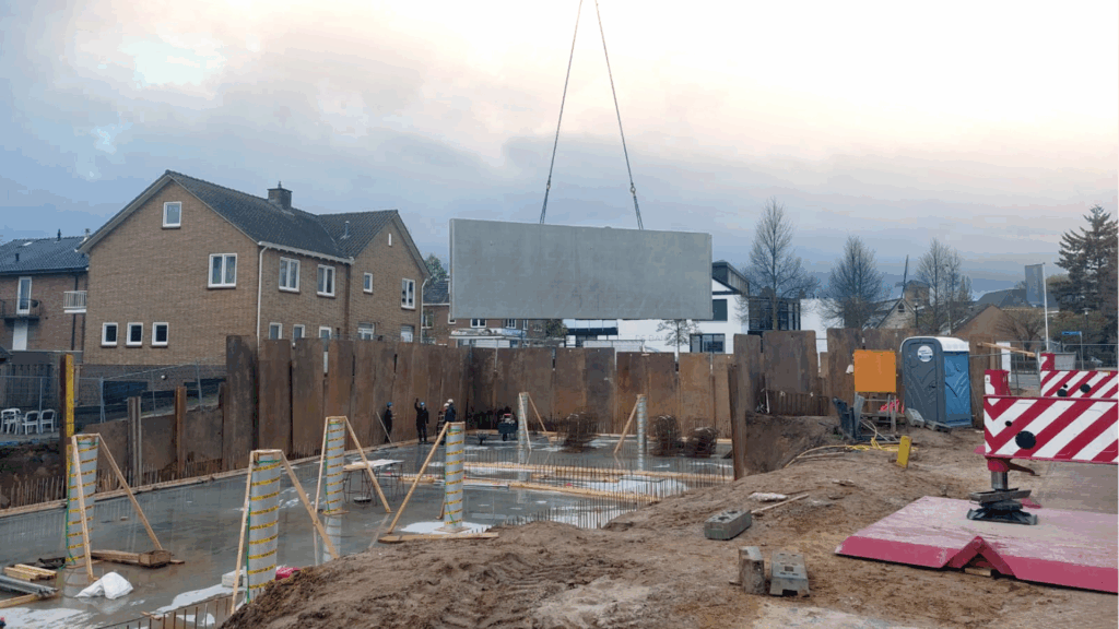Afbeelding waarop te zien is dat de kelderwanden zijn geplaatst voor de appartementen in Zeddam. Ontwikkeld door Van der Meijden Vastgoed.