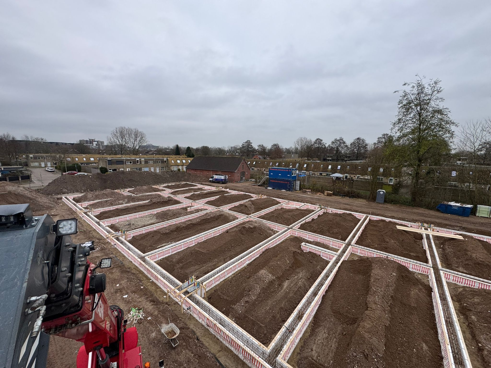 Bedrijfspand Arnhem Overmaat: Fundering in volle gang